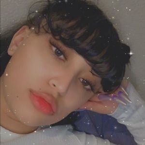 Meet your Posher, Cynthia